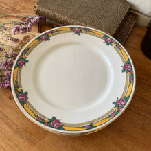 Charger l'image dans la galerie, Assiettes à dessert en porcelaine
