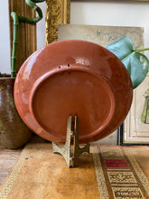 Charger l&#39;image dans la galerie, Assiettes en poterie bulgare vintage
