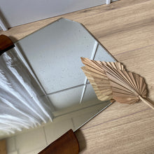 Charger l'image dans la galerie, Miroir Art déco à poser en bois vintage
