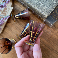 Charger l'image dans la galerie, Verres à liqueur soufflés Art Déco
