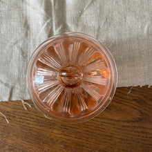 Charger l&#39;image dans la galerie, Bonbonnière en verre rosé
