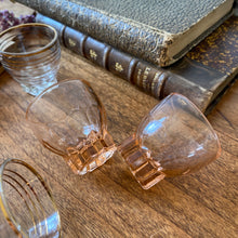 Charger l'image dans la galerie, Verres à shooters vintage
