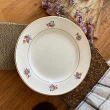 Charger l'image dans la galerie, Assiettes à dessert Digoin
