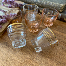 Charger l'image dans la galerie, Verres à shooters vintage
