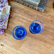 Charger l'image dans la galerie, Duo de verres cristallins soufflés Art Déco
