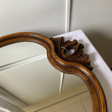 Charger l'image dans la galerie, Miroir en bois vintage
