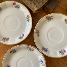 Charger l'image dans la galerie, Sous-tasses en porcelaine
