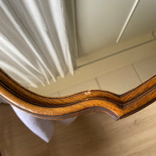 Charger l'image dans la galerie, Miroir en bois vintage
