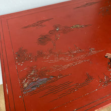 Charger l&#39;image dans la galerie, Table d’appoint chinoise en bois
