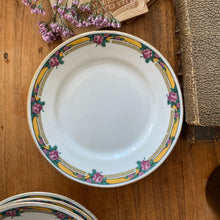 Charger l'image dans la galerie, Assiettes à dessert en porcelaine

