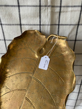 Charger l'image dans la galerie, Paire de pots à gingembre anciens et plat en laiton
