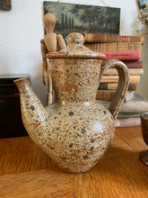Charger l&#39;image dans la galerie, Théière poterie artisanale chinée
