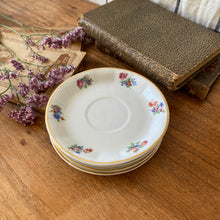 Charger l'image dans la galerie, Sous-tasses en porcelaine
