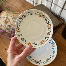 Charger l'image dans la galerie, Sous-tasses anciennes Gien
