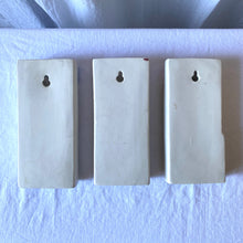 Charger l'image dans la galerie, Humidificateurs vintage en barbotine
