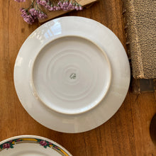 Charger l'image dans la galerie, Assiettes à dessert en porcelaine
