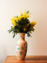 Charger l&#39;image dans la galerie, Vase asiatique vintage
