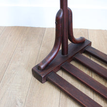 Charger l'image dans la galerie, Valet de chambre Fischel en bois courbé
