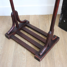 Charger l'image dans la galerie, Valet de chambre Fischel en bois courbé
