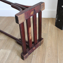 Charger l'image dans la galerie, Valet de chambre Fischel en bois courbé
