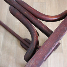 Charger l'image dans la galerie, Valet de chambre Fischel en bois courbé
