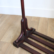 Charger l'image dans la galerie, Valet de chambre Fischel en bois courbé
