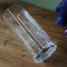 Charger l&#39;image dans la galerie, Vases en verre vintage
