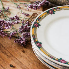Charger l'image dans la galerie, Assiettes à dessert en porcelaine
