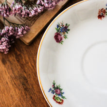 Charger l'image dans la galerie, Sous-tasses en porcelaine
