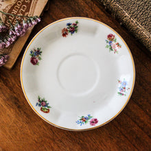 Charger l'image dans la galerie, Sous-tasses en porcelaine
