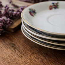 Charger l'image dans la galerie, Sous-tasses en porcelaine
