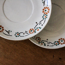 Charger l'image dans la galerie, Sous-tasses anciennes Gien
