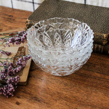 Charger l'image dans la galerie, Coupelles vintage en verre taillé
