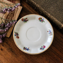 Charger l'image dans la galerie, Sous-tasses en porcelaine
