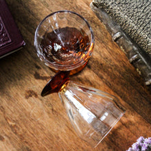 Charger l'image dans la galerie, Verres anciens en cristal soufflé Art Déco
