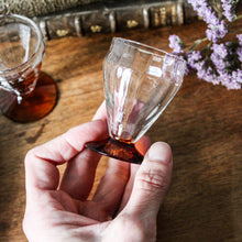 Charger l'image dans la galerie, Verres anciens en cristal soufflé Art Déco

