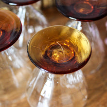 Charger l'image dans la galerie, Verres anciens en cristal soufflé Art Déco
