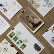Charger l'image dans la galerie, Courrier anglais ; famille royale, culture locale
