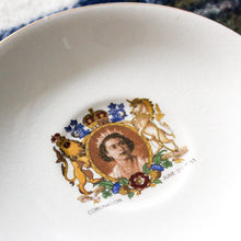 Charger l'image dans la galerie, Assiettes Queen Elizabeth II
