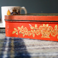 Charger l'image dans la galerie, Boîte anglaise ancienne, Riley's Toffee
