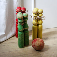 Charger l'image dans la galerie, Ancien jeu de quilles en bois
