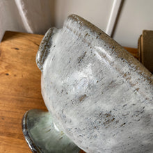 Charger l'image dans la galerie, Soupière vintage, poterie de la Vallée Noire
