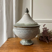 Charger l'image dans la galerie, Soupière vintage, poterie de la Vallée Noire
