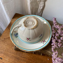 Charger l'image dans la galerie, Tasse ancienne fleurie Café Gilbert
