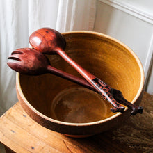 Charger l'image dans la galerie, Grands couverts à salade en bois vintage

