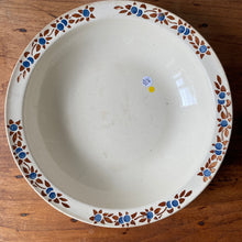 Charger l'image dans la galerie, Grand plat rond ancien H.B.C.M
