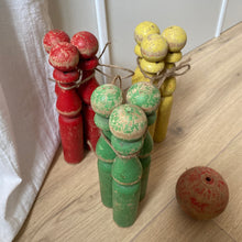 Charger l'image dans la galerie, Ancien jeu de quilles en bois

