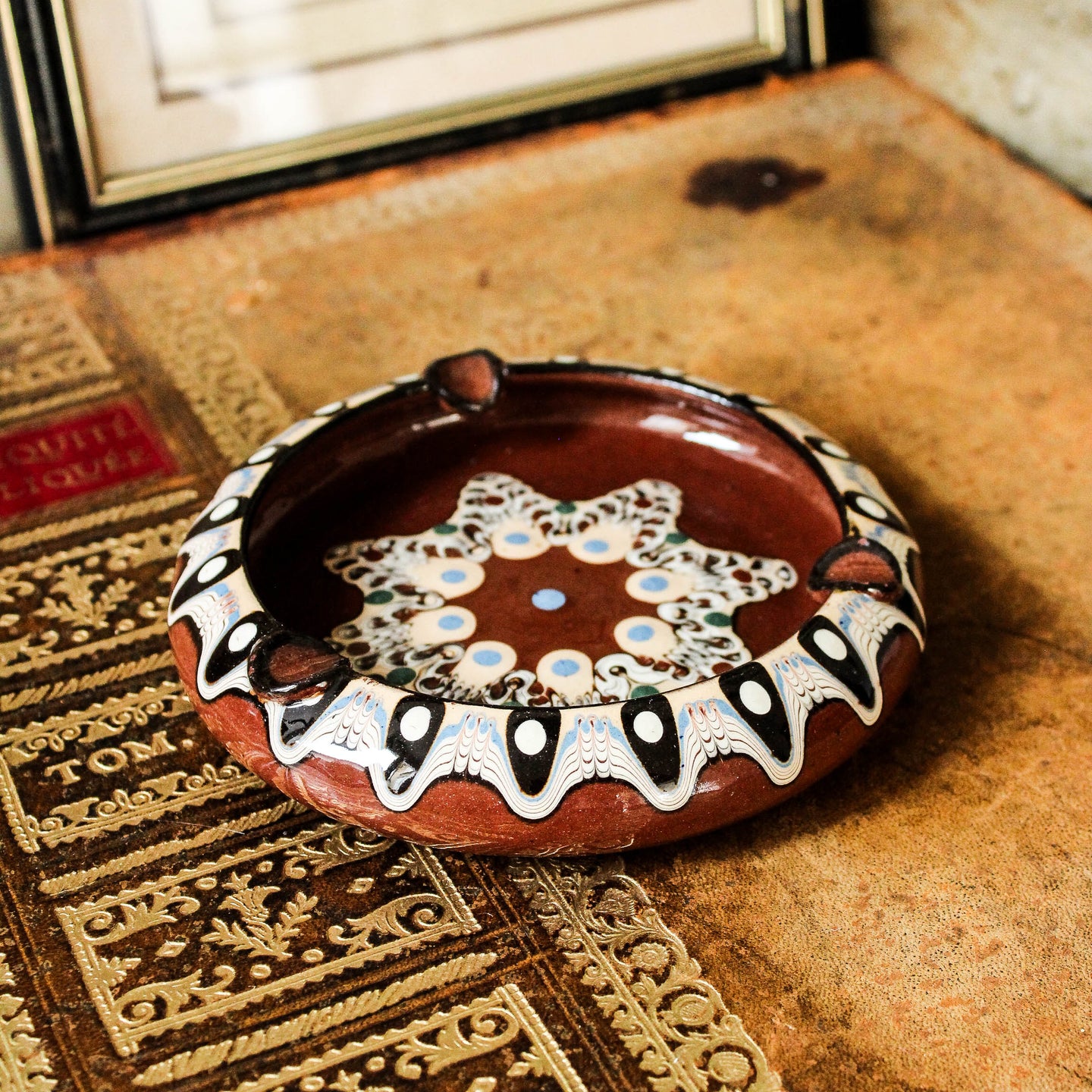 Cendrier en poterie bulgare vintage