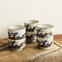 Charger l&#39;image dans la galerie, Ensemble de six tasses asiatiques en grès
