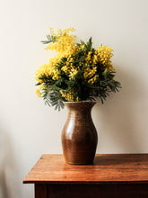 Charger l&#39;image dans la galerie, Vase en grès vintage

